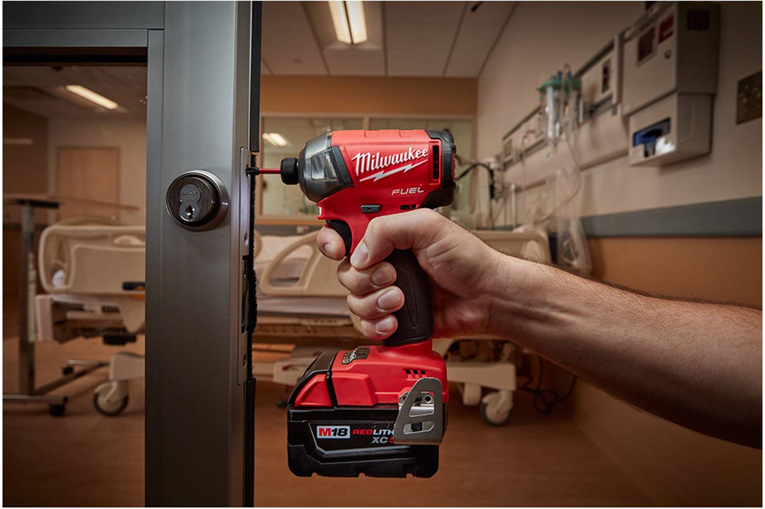 Milwaukee M18 SURGE 1/4\